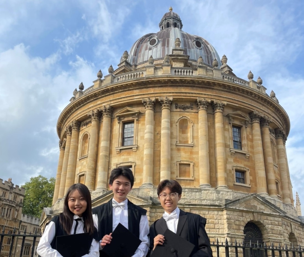 オックスフォード大学の学費と留学費用は？学部別内訳と奨学金の実態