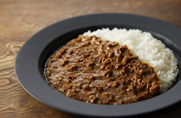 ドライカレーとキーマカレーの違いは？発祥・具材・作り方を徹底比較