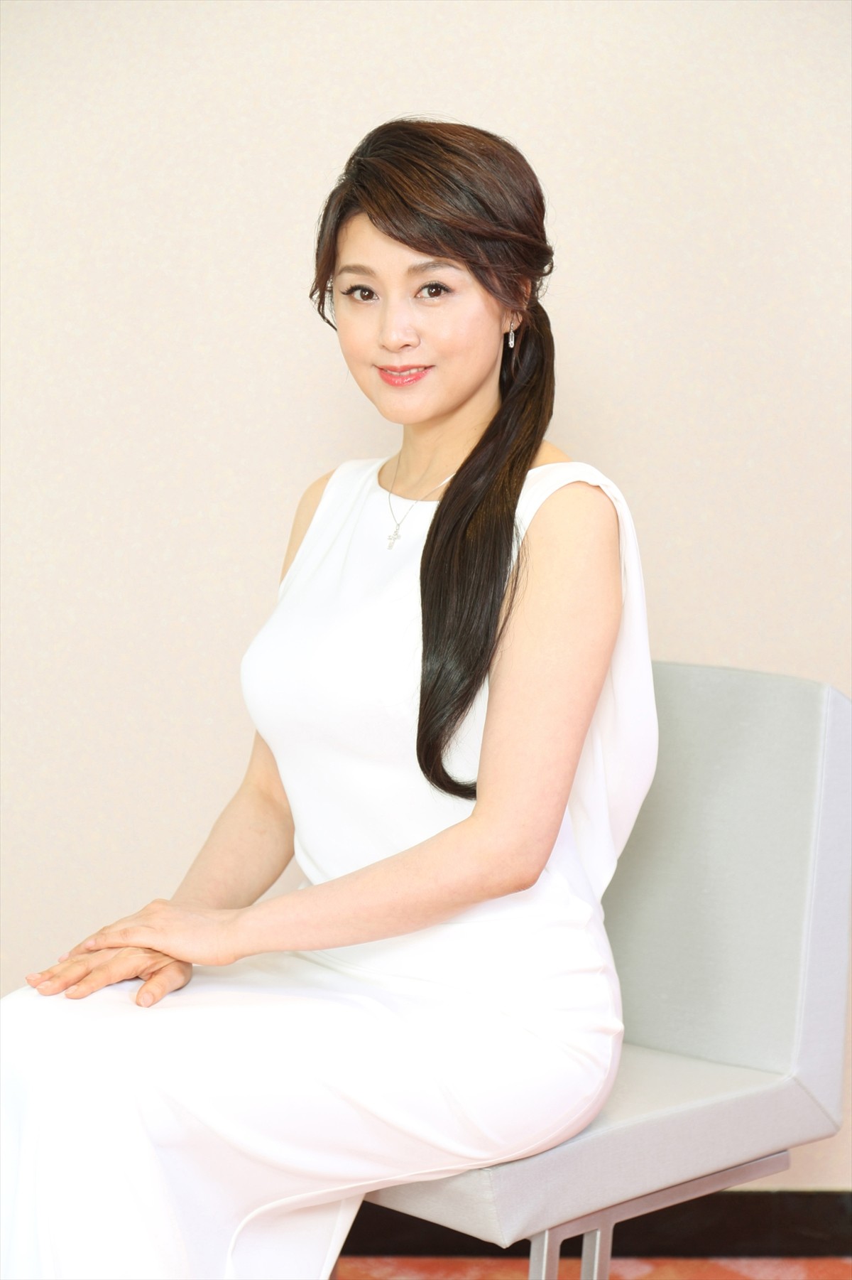 藤原紀香の髪型がおかしい？不自然と噂の理由と最新ヘアの真相
