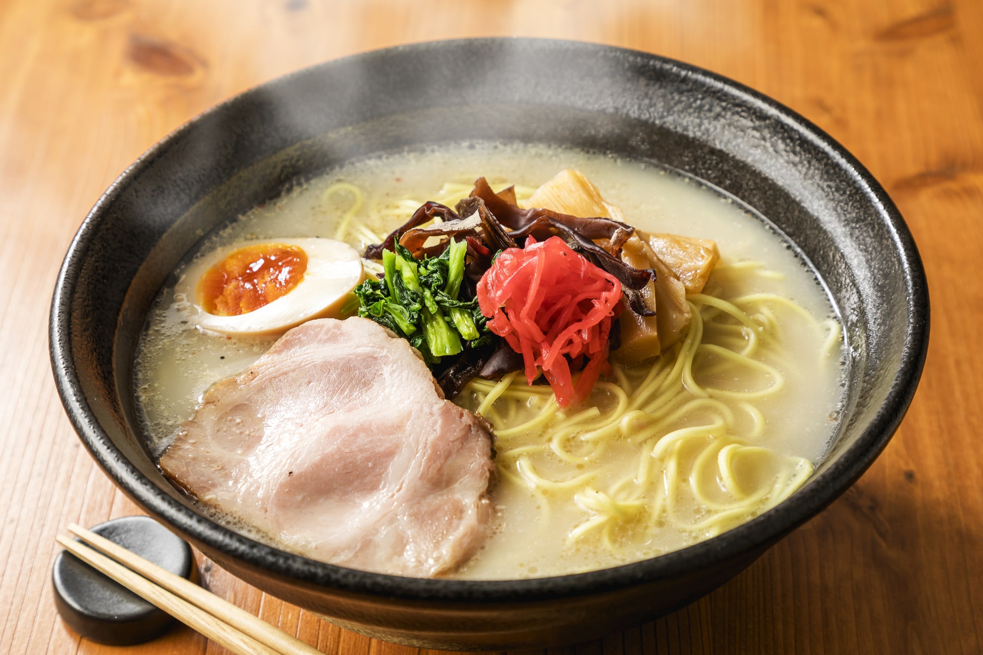 ラーメン二郎のカロリー徹底解剖！小豚・アブラ増しの実態と太らない食べ方