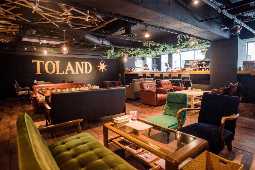 【2026年最新ルポ】名古屋・大須「Cafe Toland」が今、カルチャー好きとZ世代を爆発的に惹きつける理由