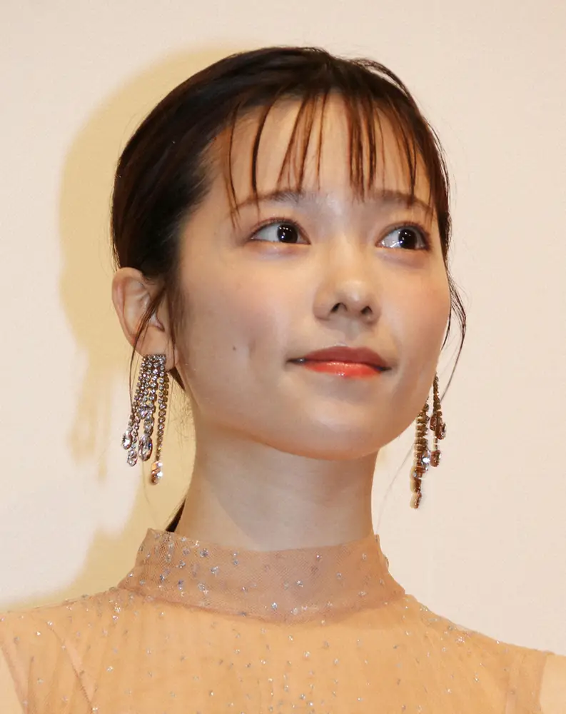 元Akb島崎遥香の現在と結婚の真相！激変説や塩対応の真実を追う