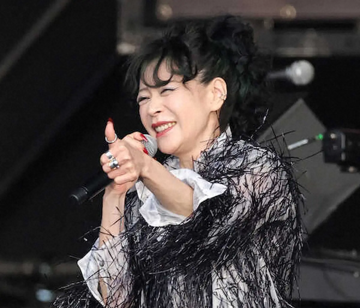 沈黙を破った孤高の歌姫、中森明菜が切り開く「再生」の新境地