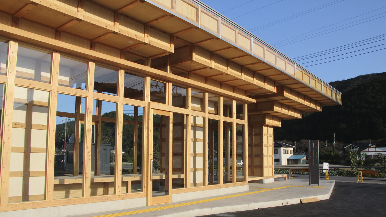 How to Tone Yellow Hair
