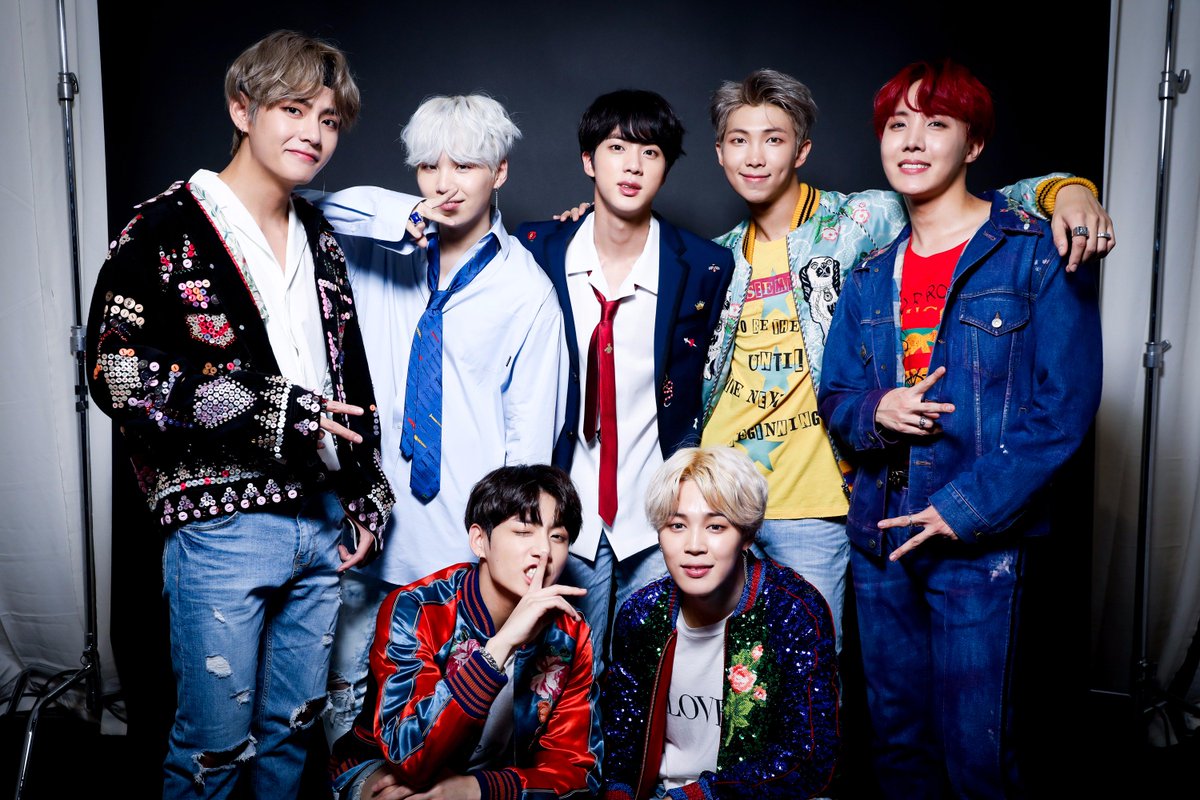 Do All the Bts Members Live Together