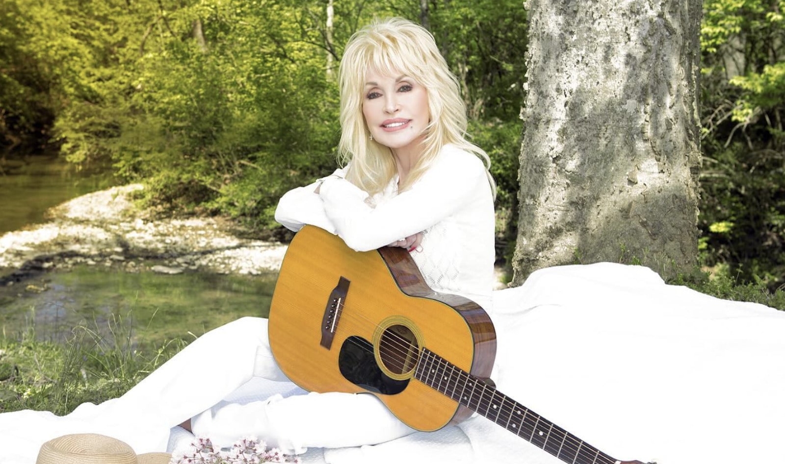 Dolly Parton’s 3-to-5-Hour Sleep Routine: “She Was Always Dreaming Stuff Up”
