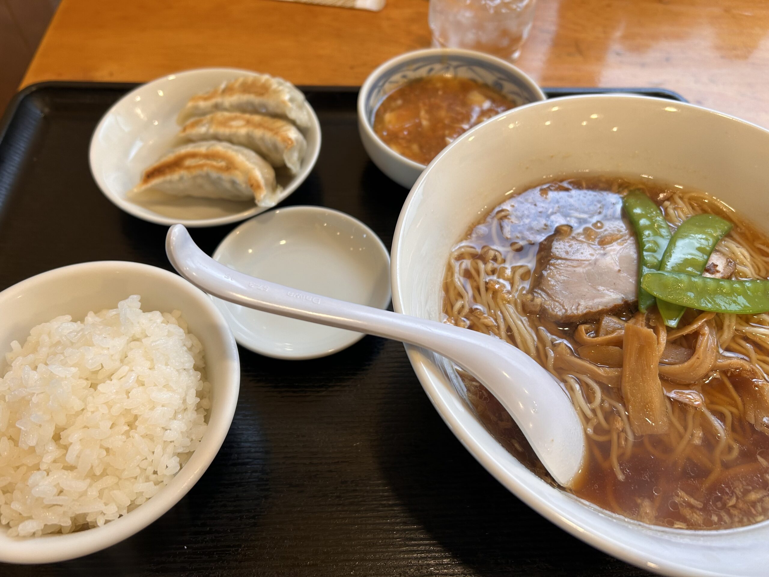 恵比寿「香湯ラーメンちょろり」焦がしネギと炒飯が深夜に愛される真実