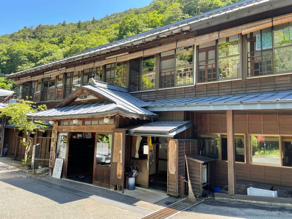 大沢温泉自炊部はうるさい？音漏れの実態と口コミ検証・後悔しない対策