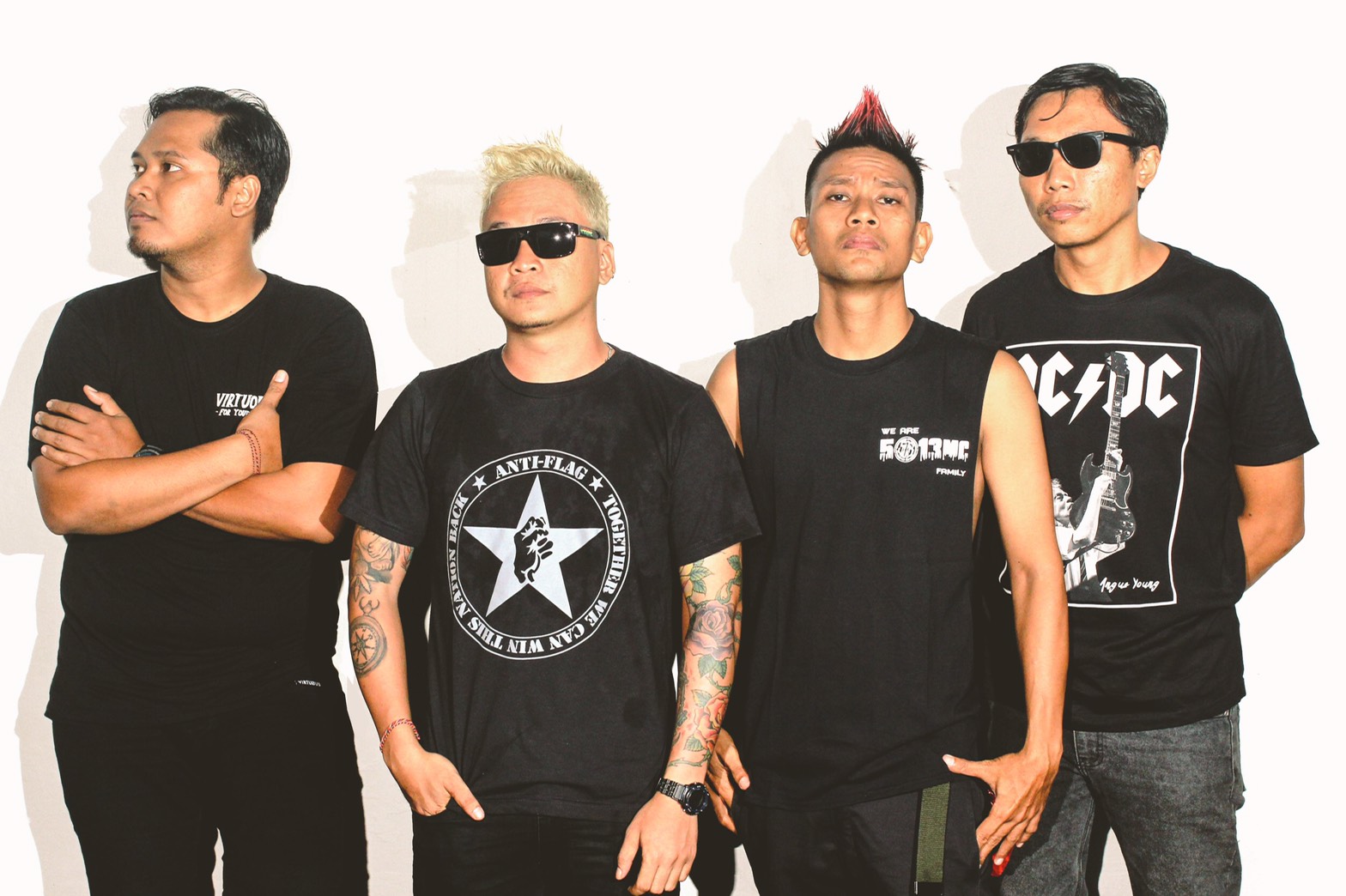 Scared of Bums Kepalkan Tangan Kiri Music Video