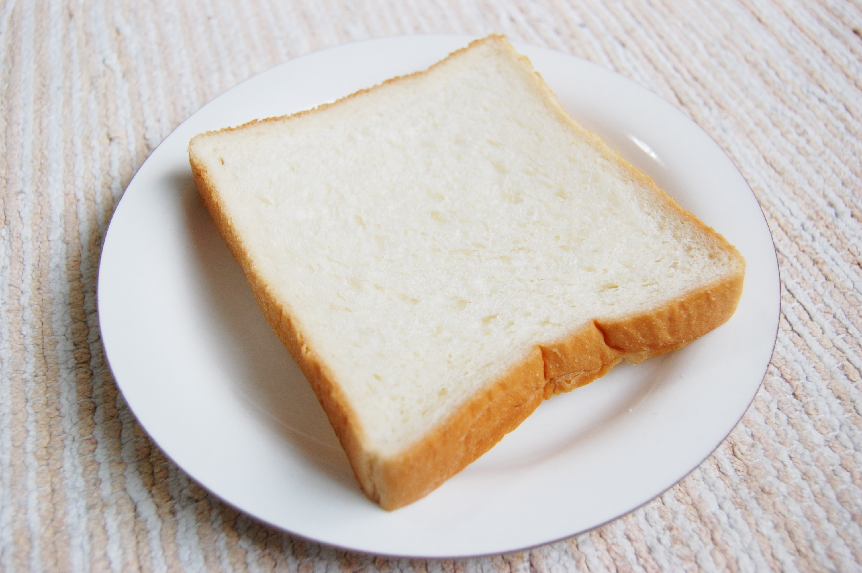 食パン型のサイズ選び完全攻略｜1斤の寸法差と生地量比率の真相2026