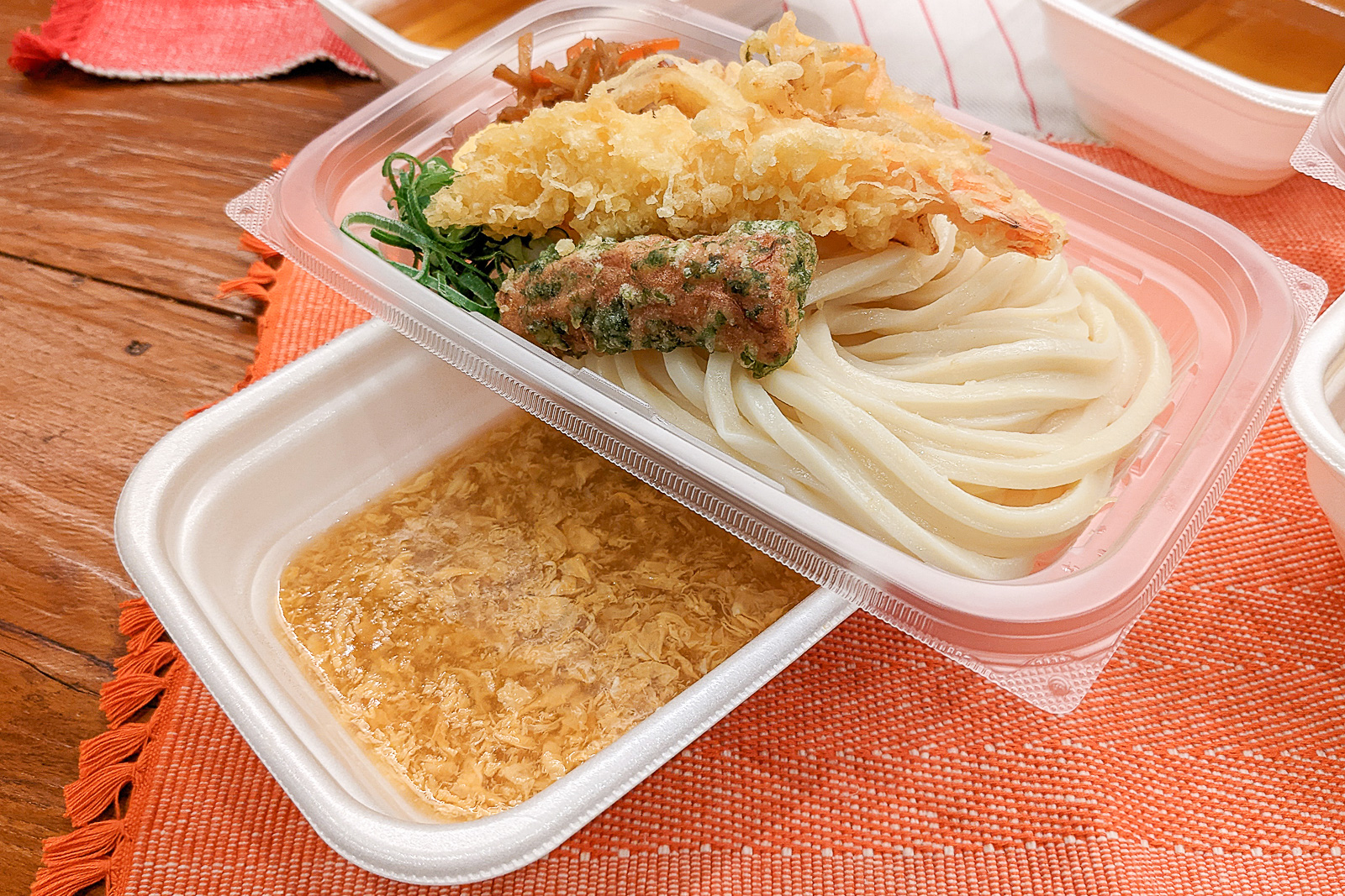 丸亀製麺が静かに進める「大量閉店」の真実。2026年、ロードサイドの覇者が下した決断と新戦略