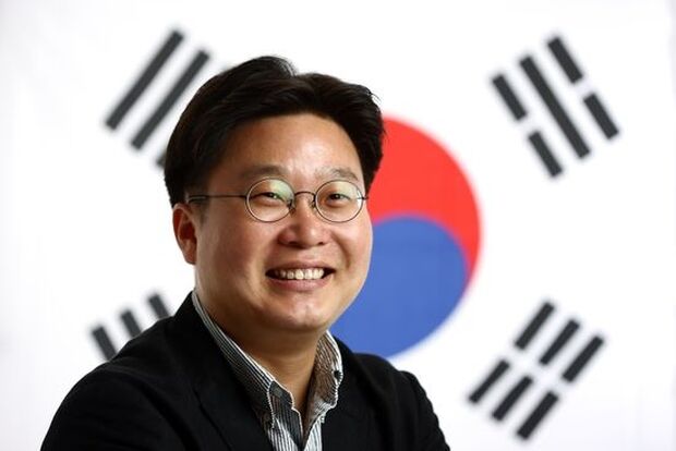 韓国発「反日プロパガンダ」の顔か、愛国活動家か——徐婠徳（ソ・ギョンドク）が日韓メディア戦線で放ち続ける異様な存在感