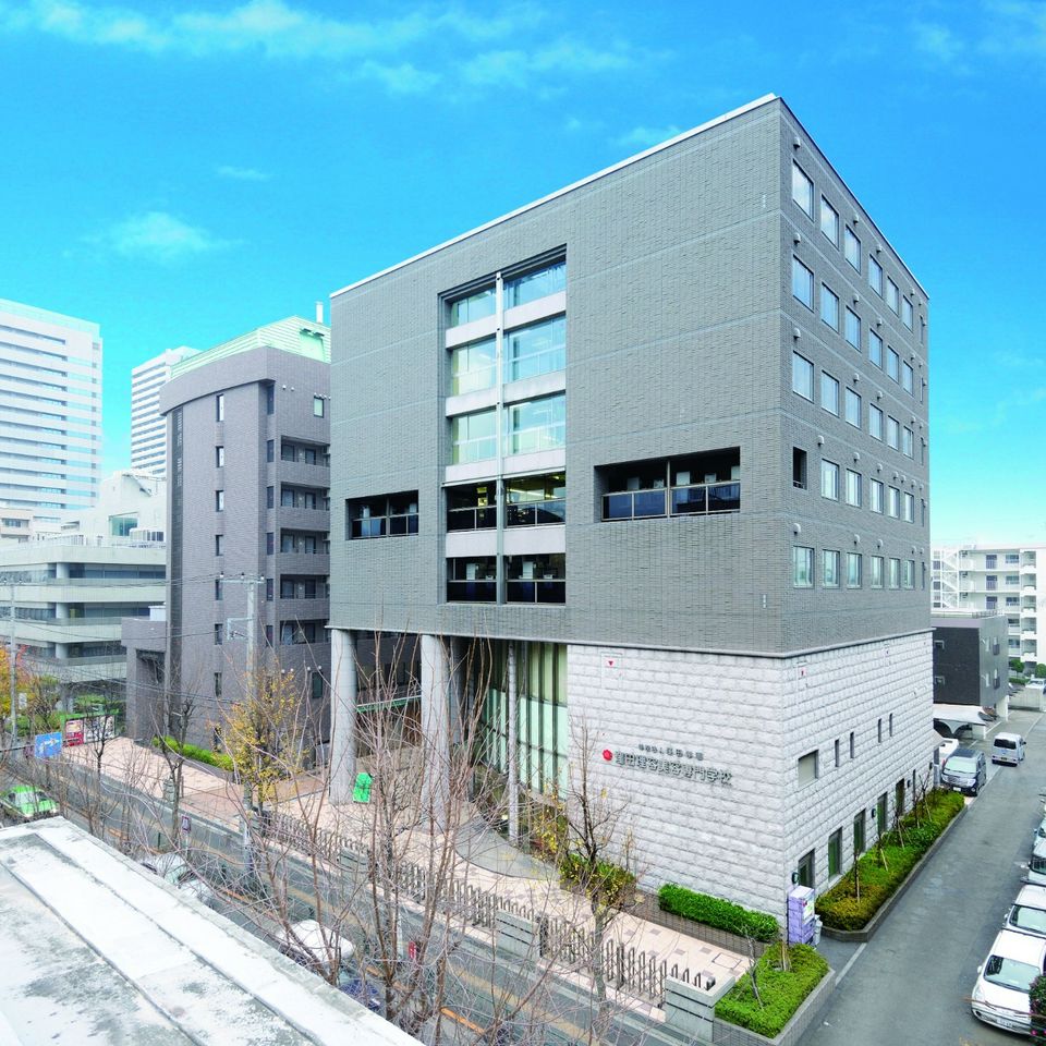 窪田理容美容専門学校の現在地｜高い国家試験合格率と評判の全貌