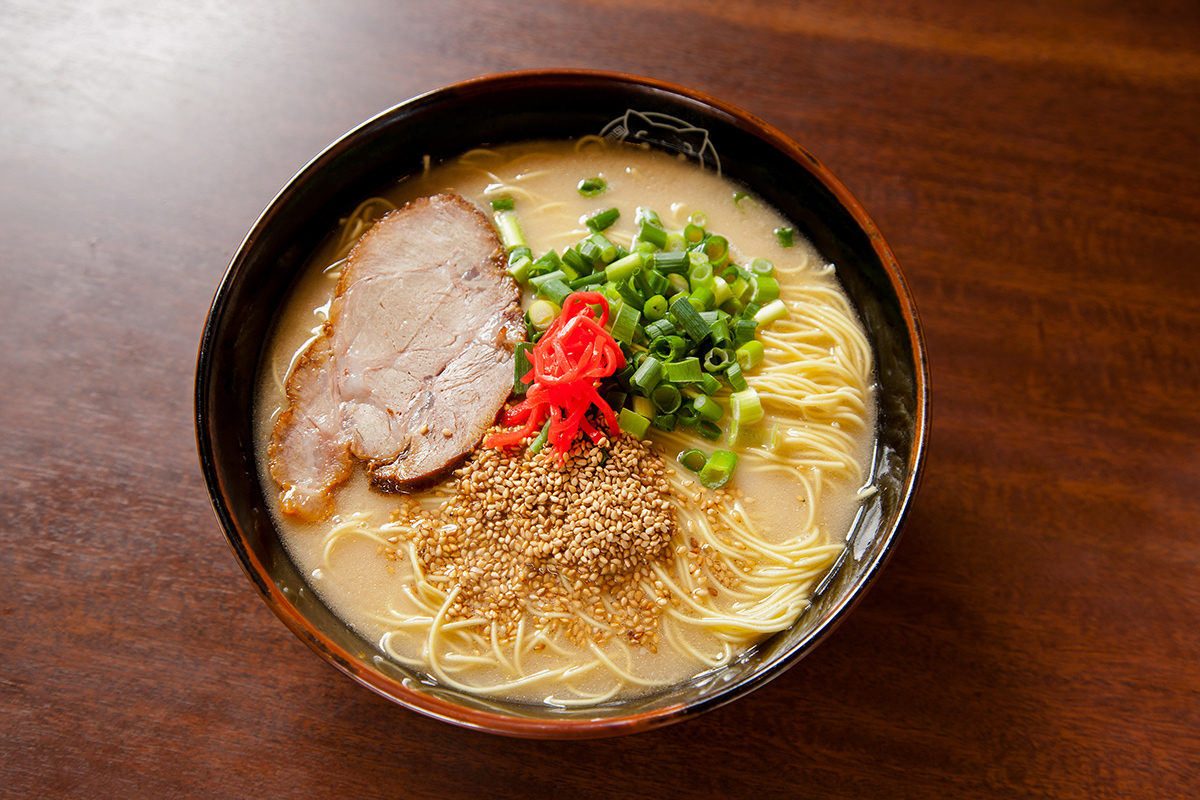 博多と長浜ラーメンの違いとは？替玉発祥の歴史と人気名店を徹底比較