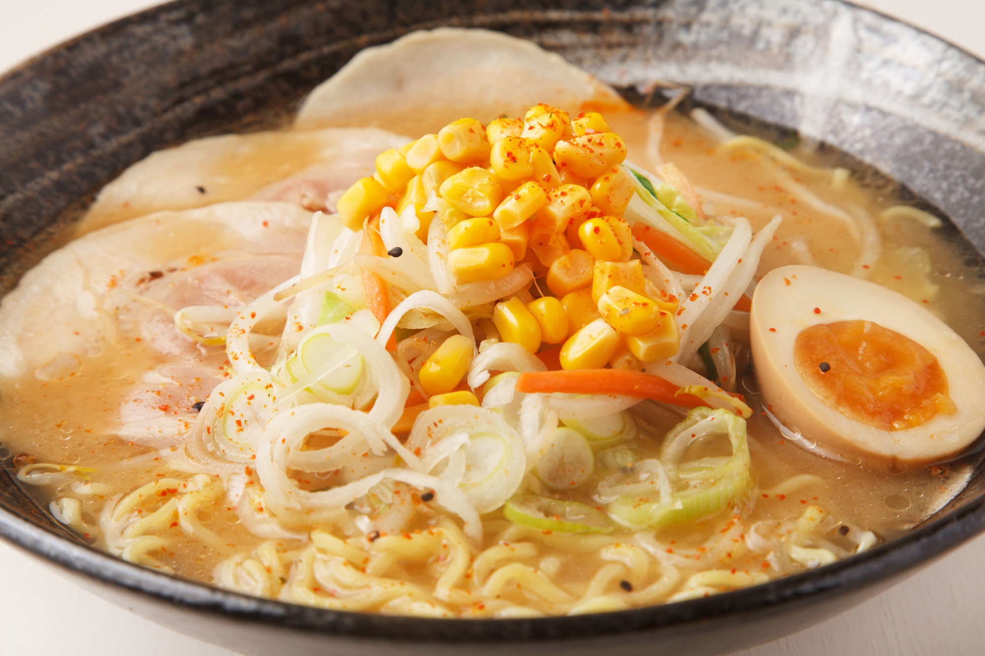 2026年、十勝の食卓に異変。「豚丼の街」帯広でいま、極上のご当地ラーメン旋風が吹き荒れる理由