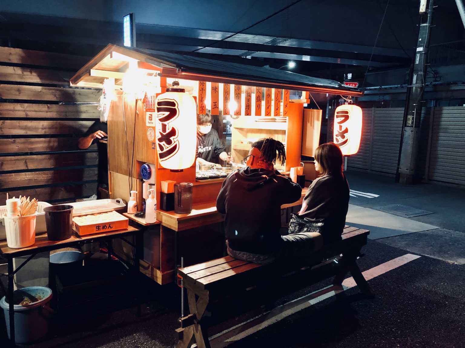 消えゆく都市の灯火か、進化する夜食カルチャーか――2026年、「屋台ラーメン」が迎えた大転換期