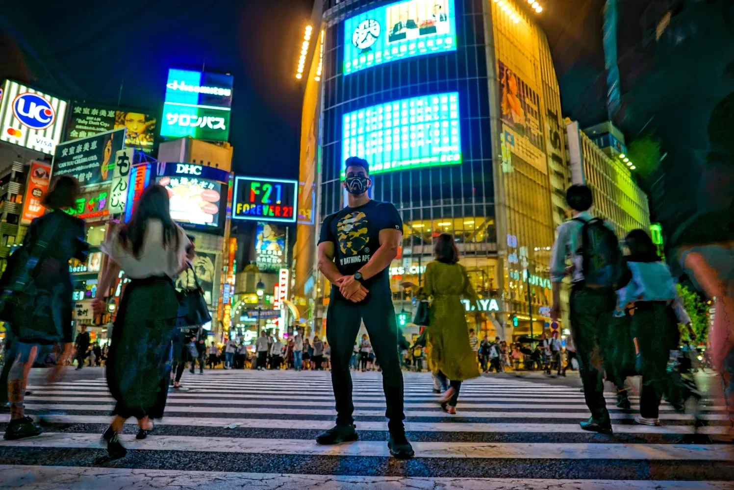 2026年の新宿二丁目「熱狂と変容」のリアル：グローバル観光地化する聖地が直面する壁と未来