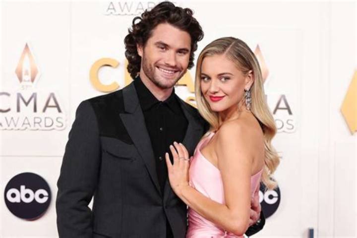 Kelsea Ballerini and Chase Stokes: What to Know About Their Relationship